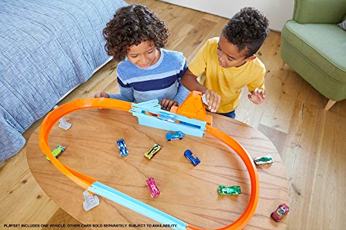 Brand new 🛒 Rapid Raceway Champion Action Hot Wheels Championship Track Speed Boost Oval Track Ages 4 And Older 🧨